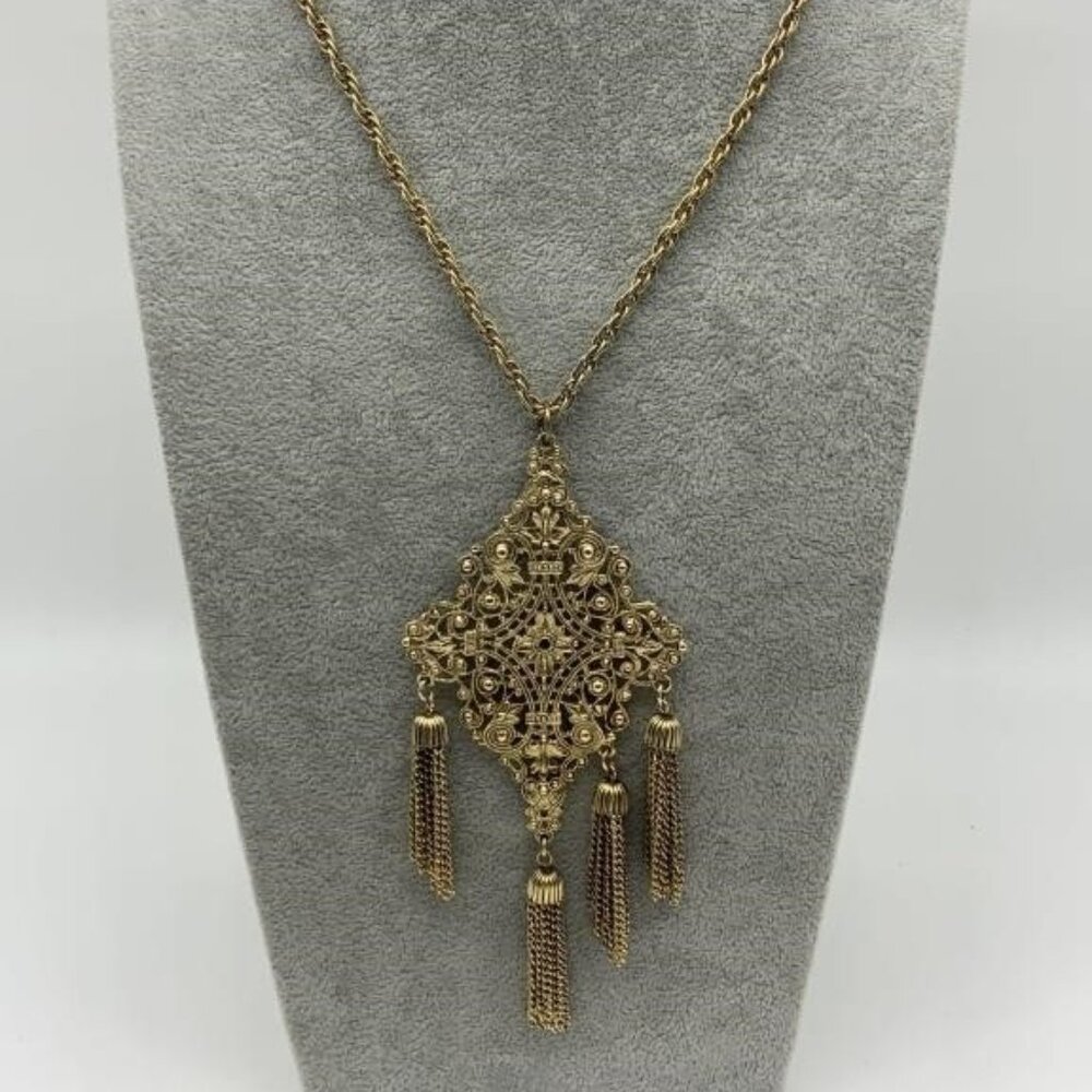 Beautiful Vintage 1960's Hollywood Regency Tassel Filigree Necklace